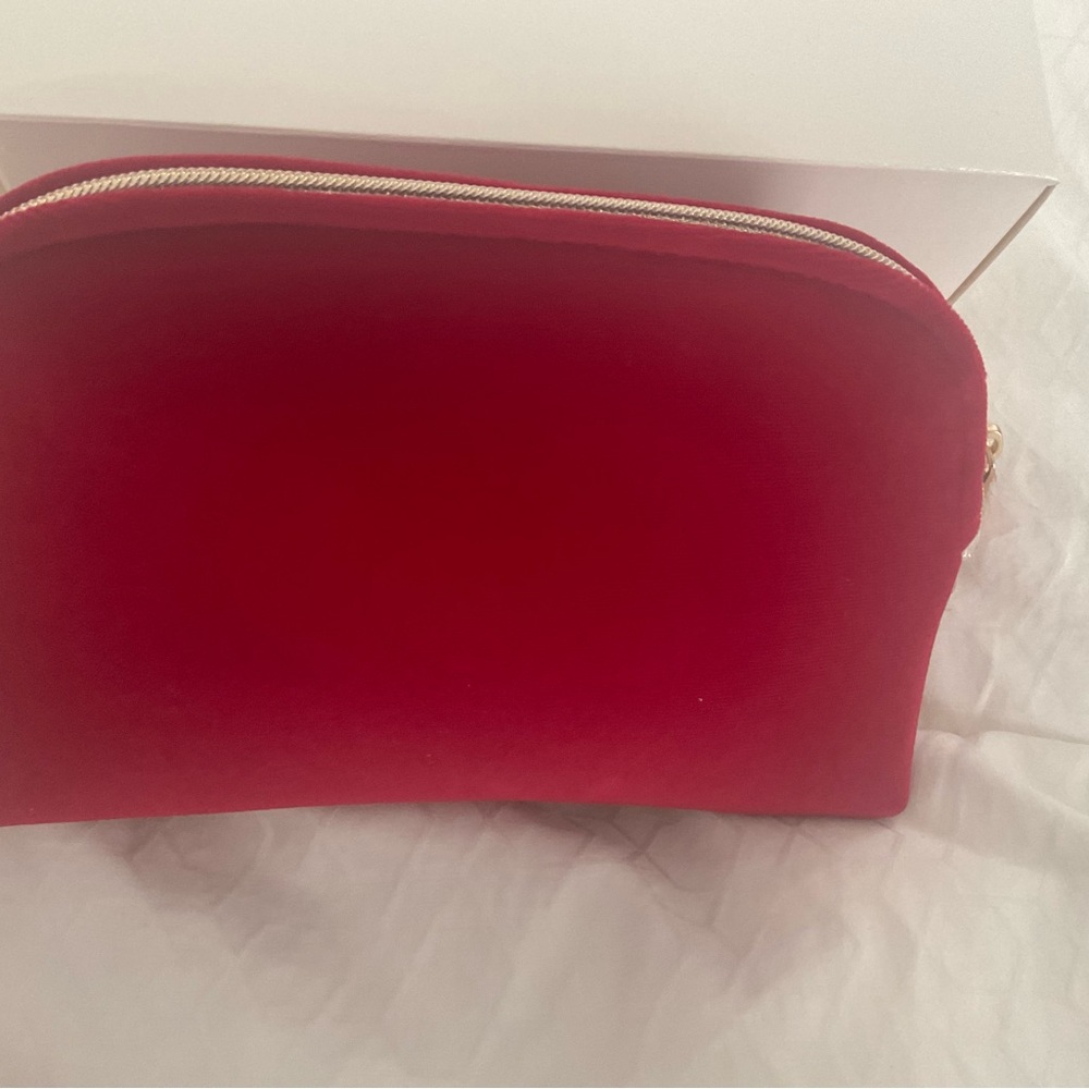 Dior Red Cosmetic Pouch with Sample Miss Dior Eau de Parfum - Picture 2 of 6
